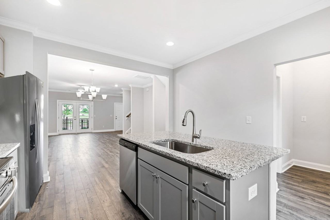 1135 Breadsell Ln - Photo 7 of 31