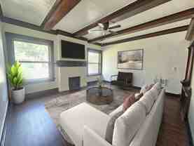 Espanola Oak Apartments - Photo 1 of 1