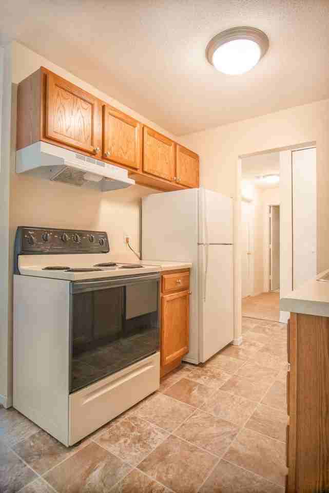 Excelsior Manor Apartments - Photo 3 of 25