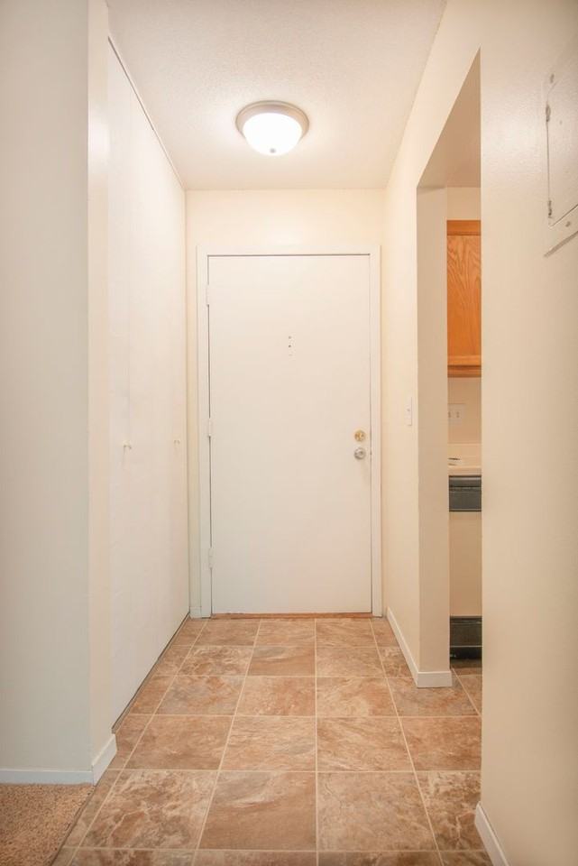 Excelsior Manor Apartments - Photo 4 of 25