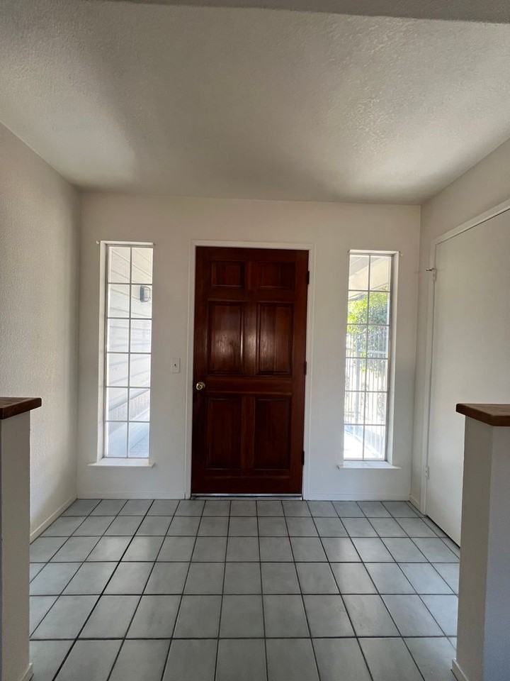 18782 Midland Way - Photo 3 of 19