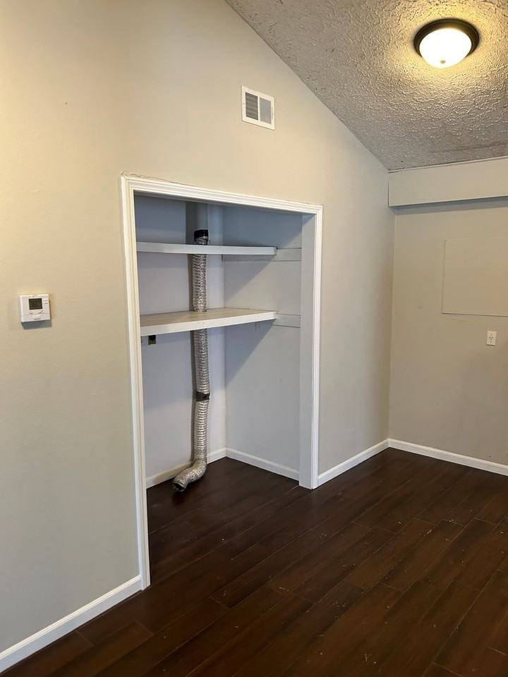 7670-MF4-E4 - Photo 3 of 8