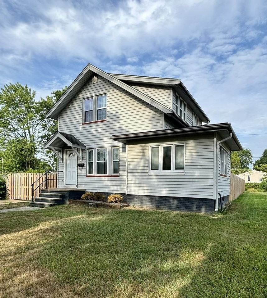 725 Shelley Pkwy - Photo 2 of 22