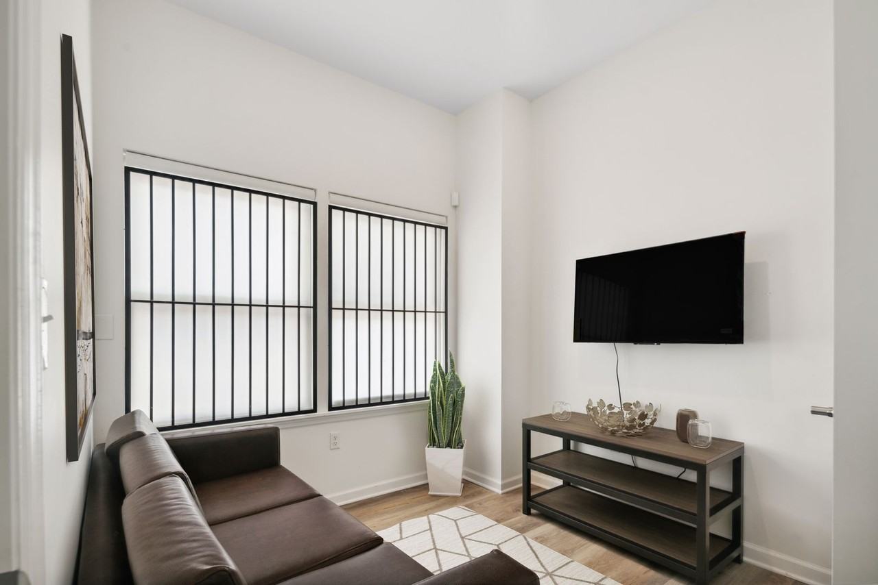Owl's Nest Apartments - Photo 2 of 21
