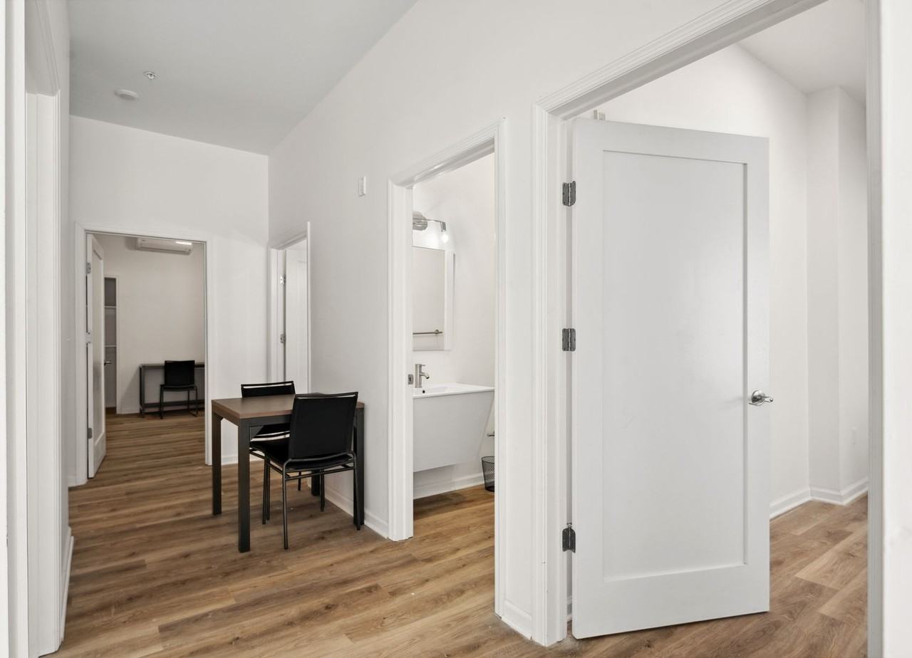 Owl's Nest Apartments - Photo 3 of 21
