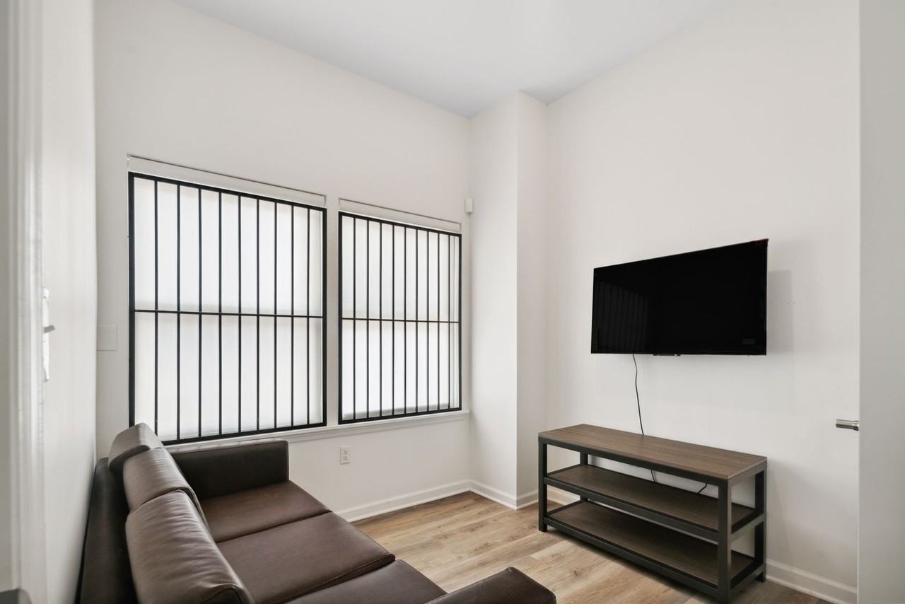 Owl's Nest Apartments - Photo 4 of 21