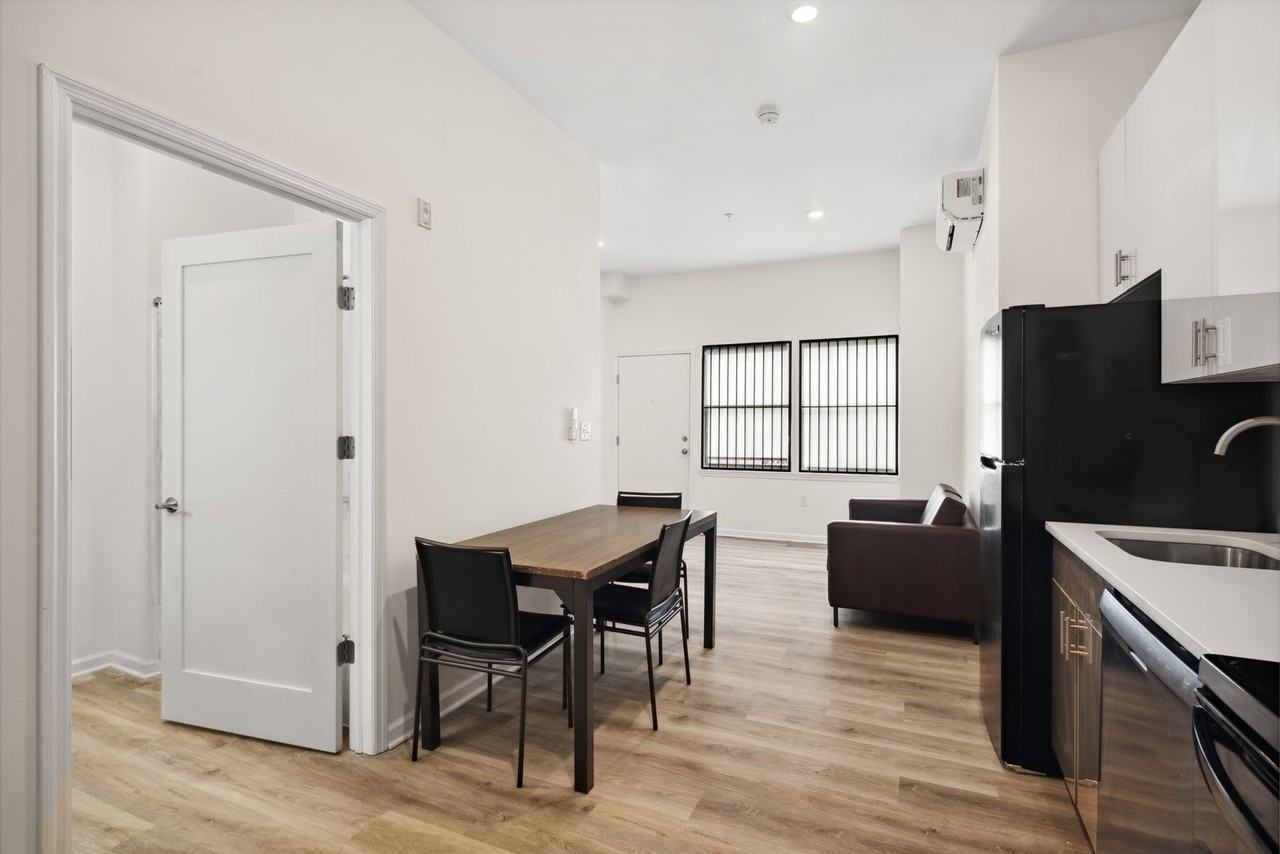 Owl's Nest Apartments - Photo 2 of 10