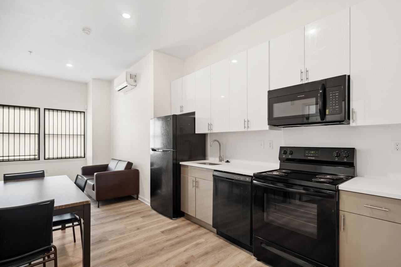 Owl's Nest Apartments - Photo 4 of 10