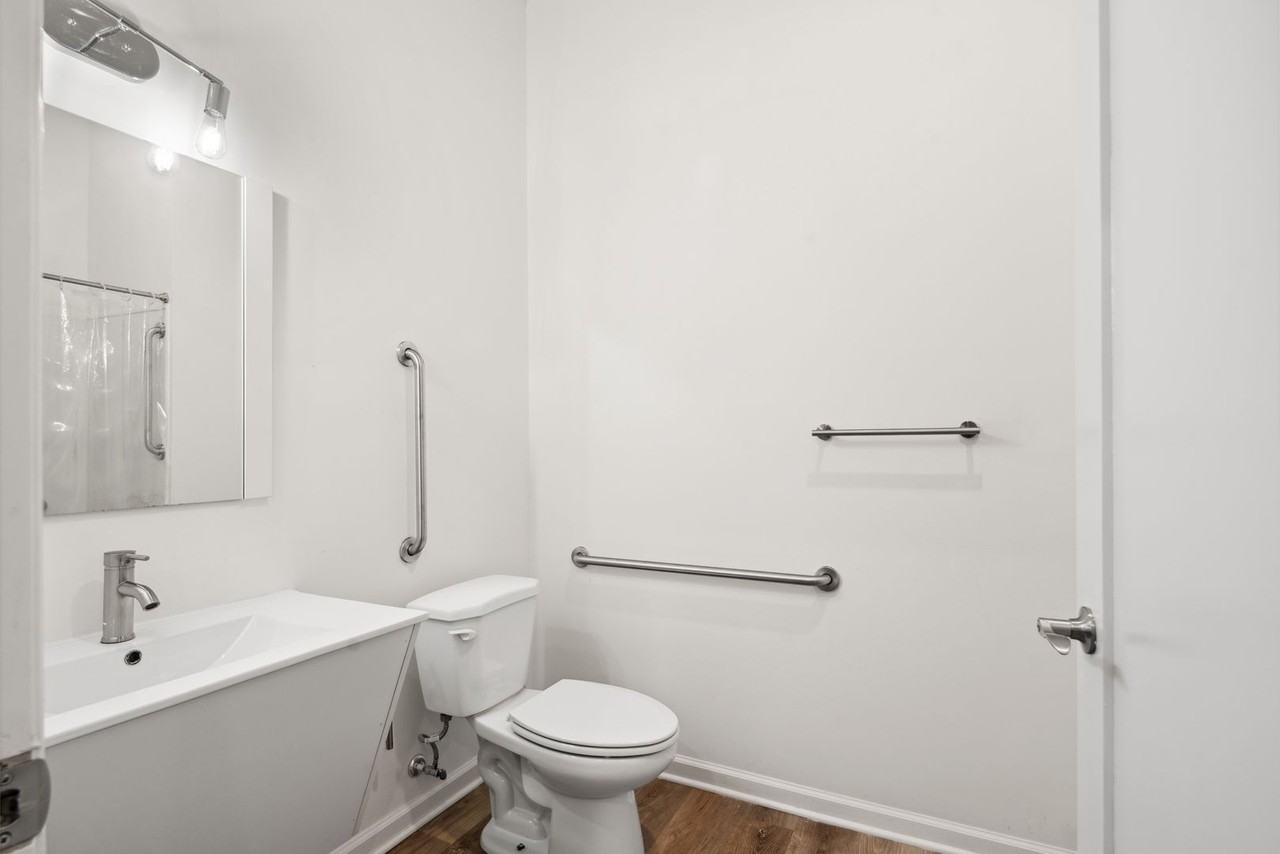 Owl's Nest Apartments - Photo 6 of 10