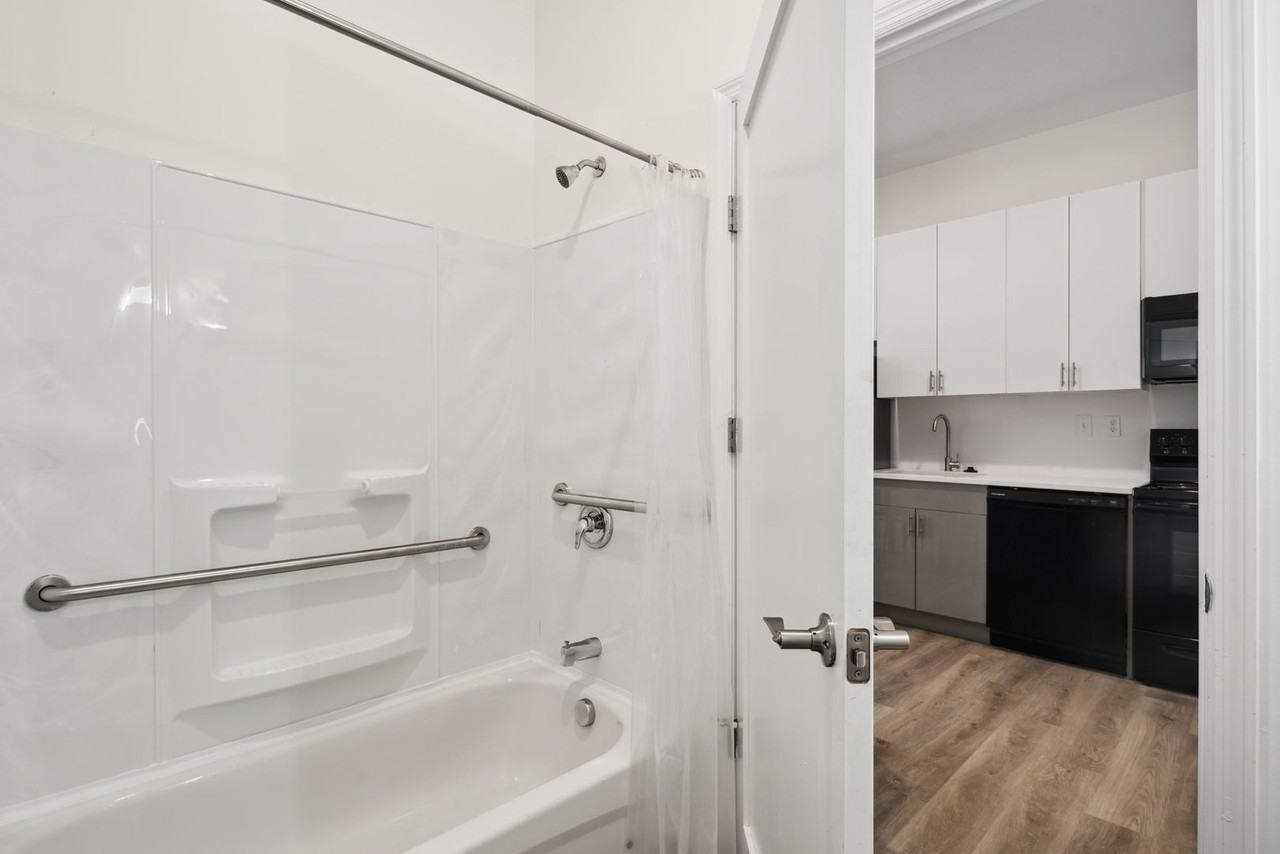 Owl's Nest Apartments - Photo 7 of 10