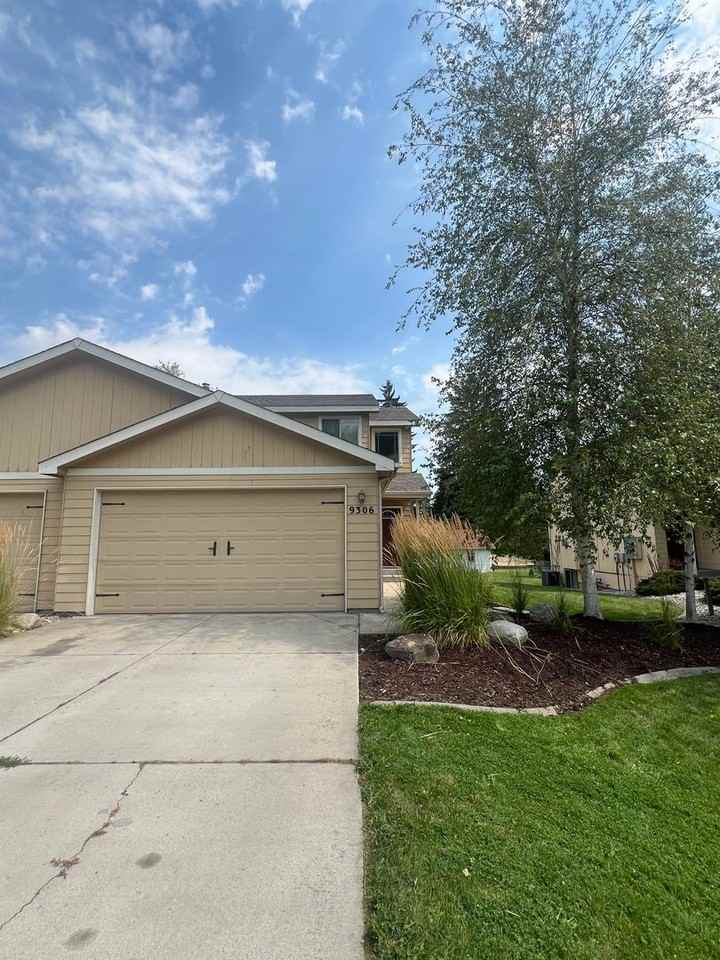 9306 N Mountain Ln - Photo 2 of 17