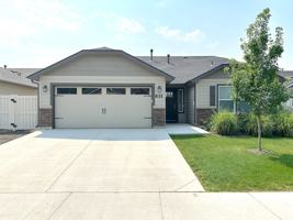 featured image of 631 Stanley Lake St
