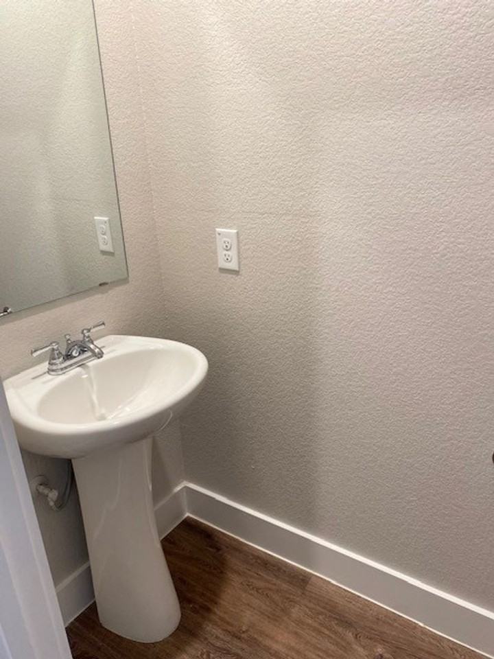 376 Hemphill St - Photo 5 of 20