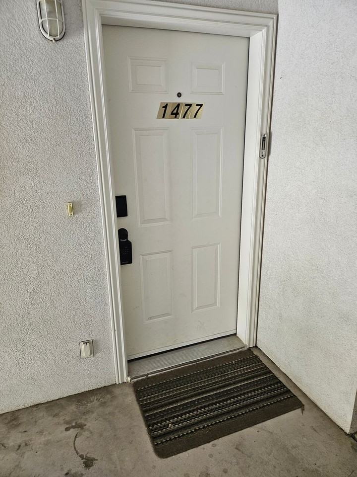 1477 S 430 W - Photo 2 of 21