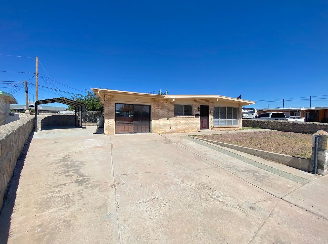 6041 Redstone Ln - Photo 2 of 24