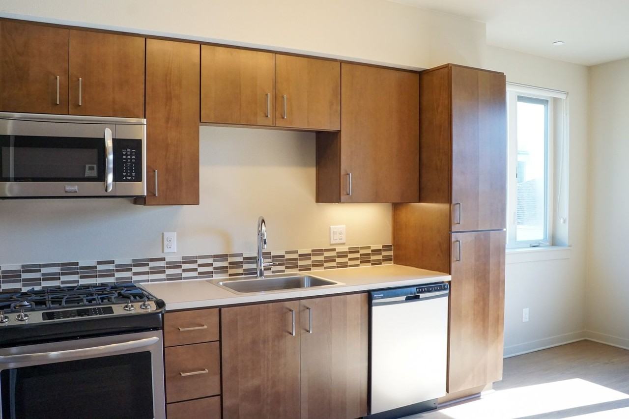 2250 Ne Glisan St #210 - Photo 5 of 13