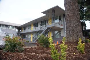 1026 Se 29th Ave - Photo 1 of 1