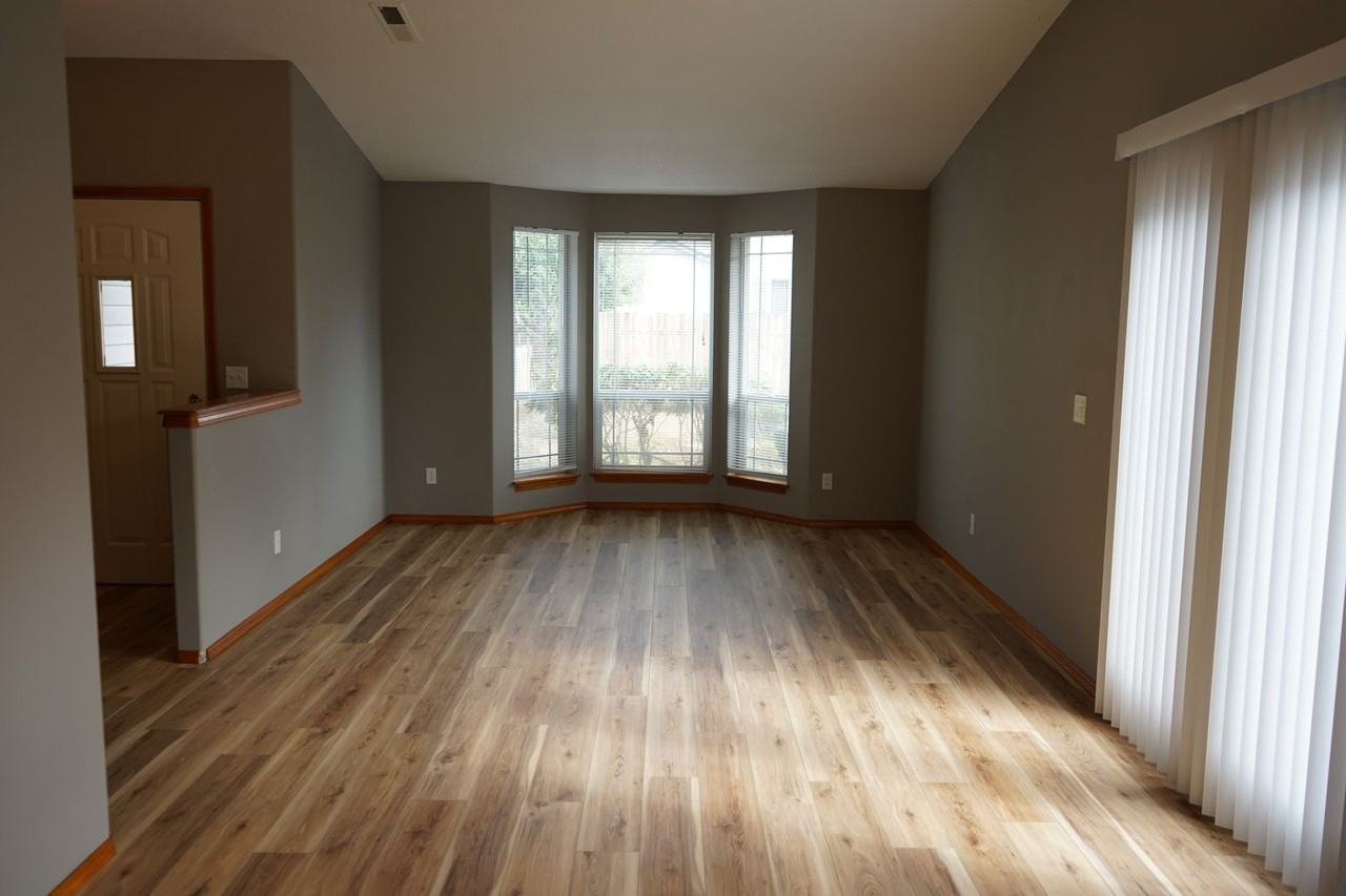 9907 Ne 86th St - Photo 5 of 19