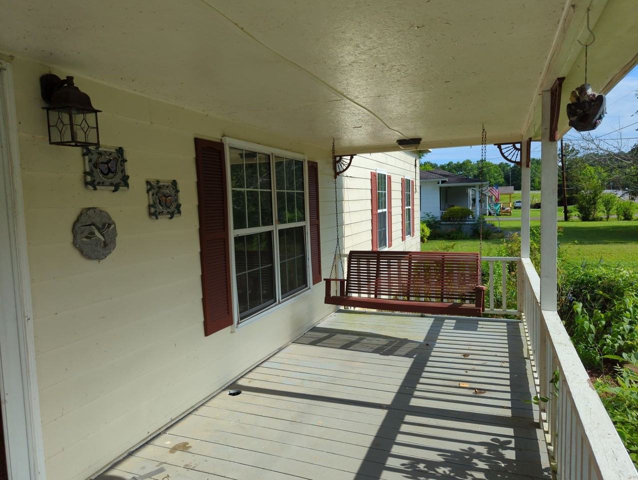 323 Wilder Rd - Photo 3 of 24