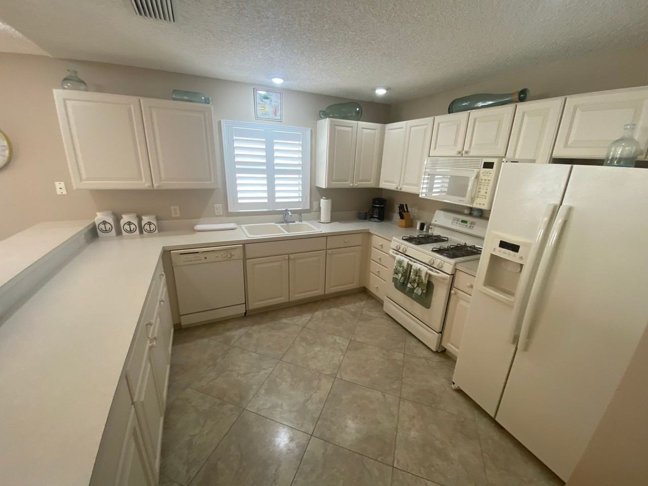 1648 Belle Grove Dr - Photo 2 of 28