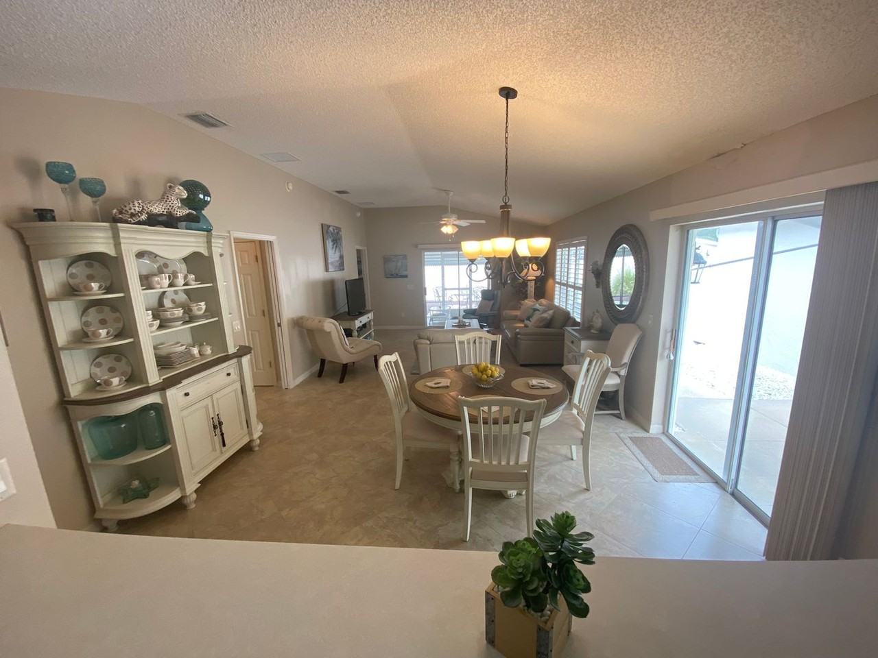 1648 Belle Grove Dr - Photo 4 of 28