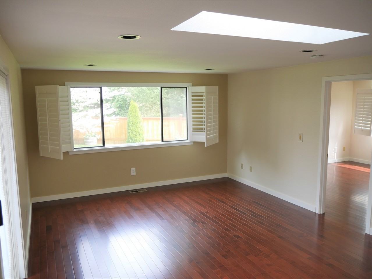 9318 Ne 121st Ct - Photo 4 of 17