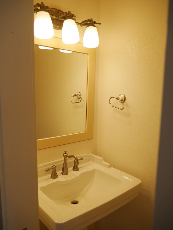 9318 Ne 121st Ct - Photo 7 of 17