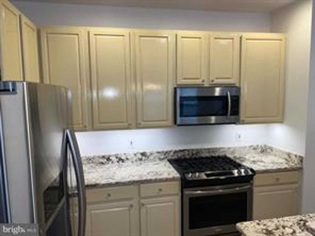 655 Main St #A - Photo 7 of 23