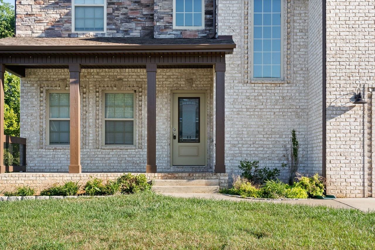 2304 Colston Dr - Photo 4 of 37