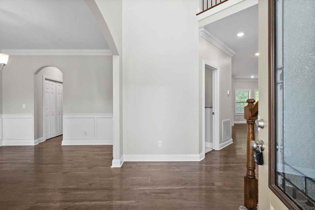 2304 Colston Dr - Photo 5 of 37