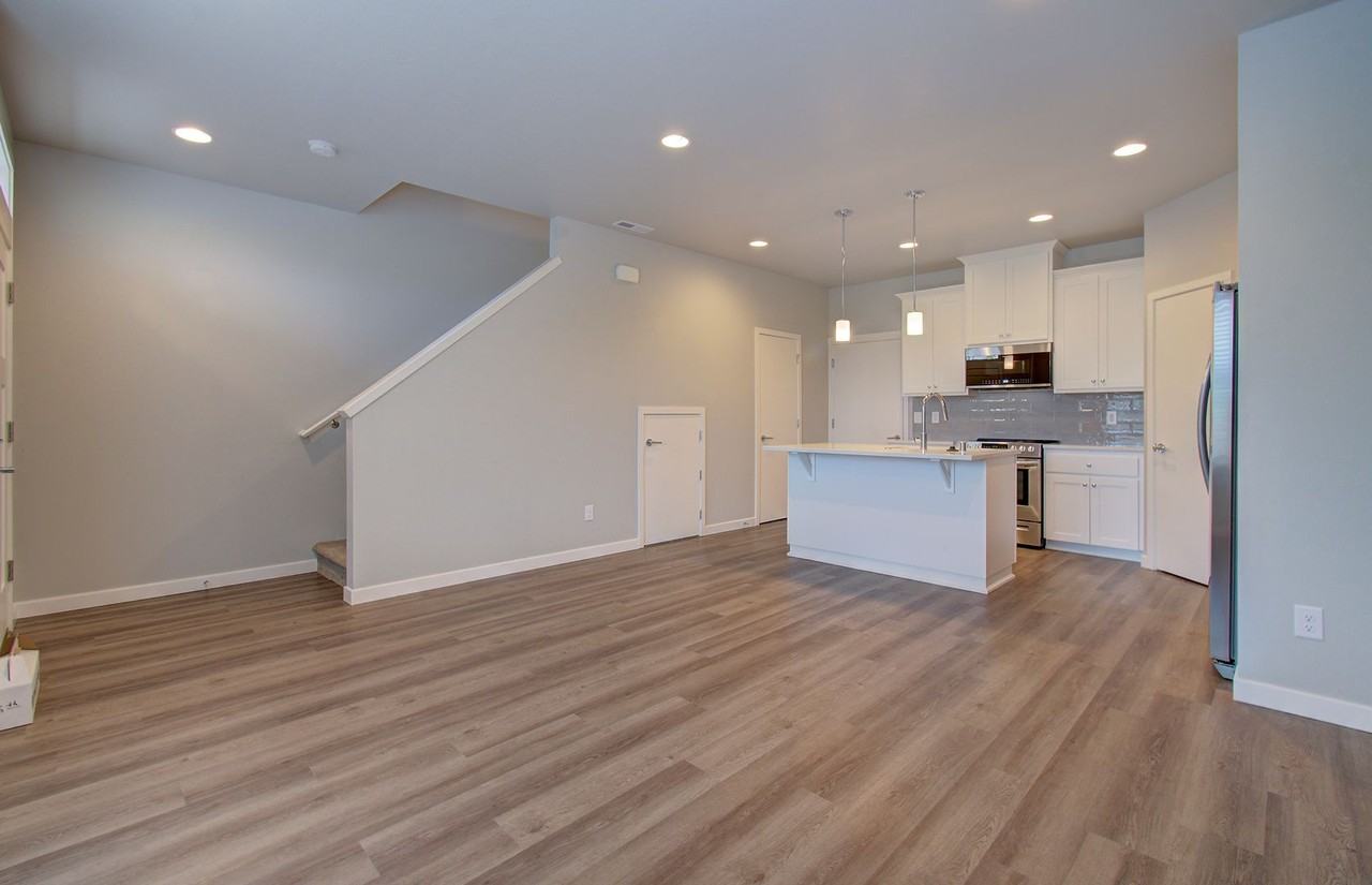 12029 Se 5th St - Photo 5 of 27