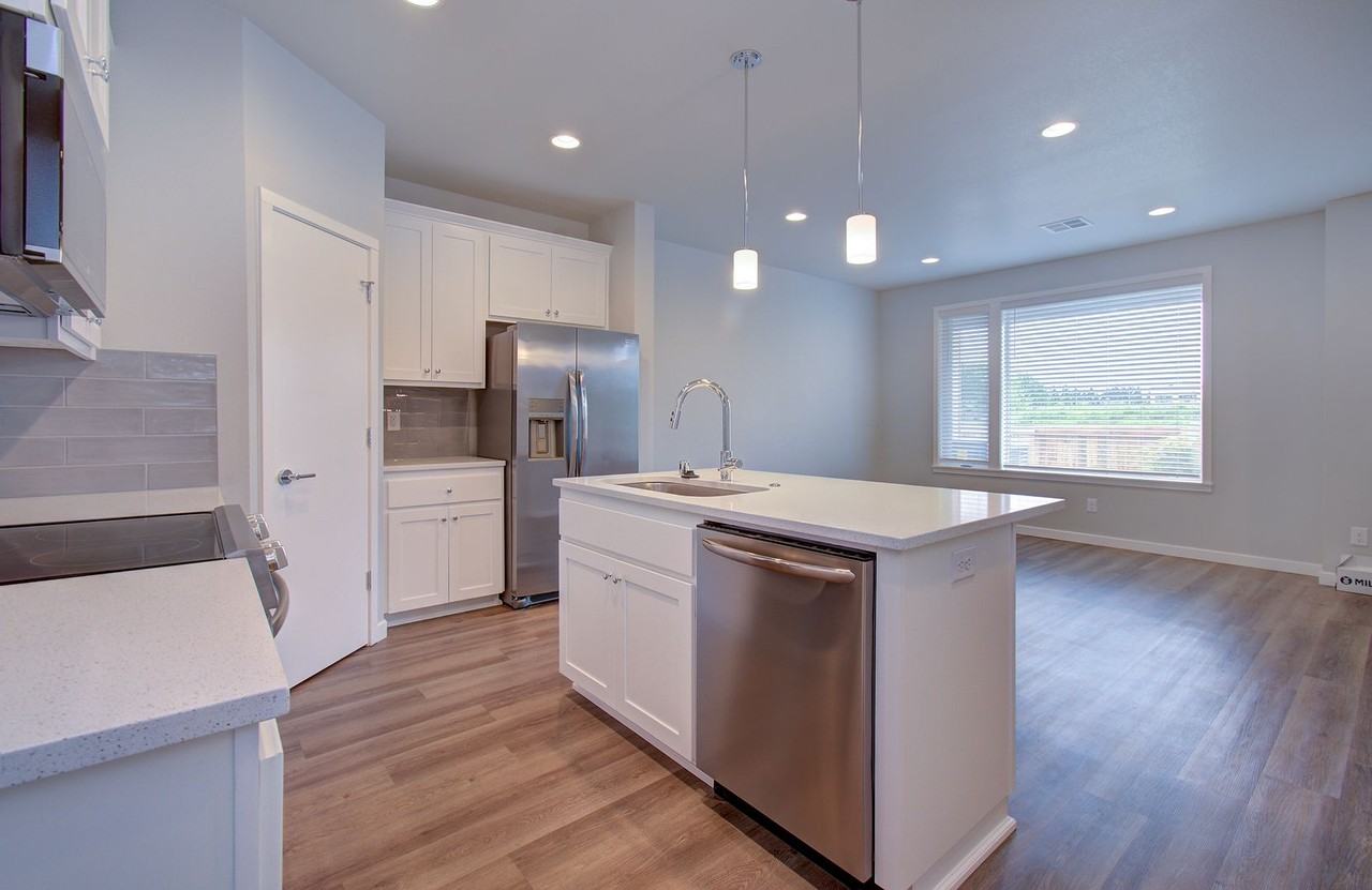 12029 Se 5th St - Photo 6 of 27