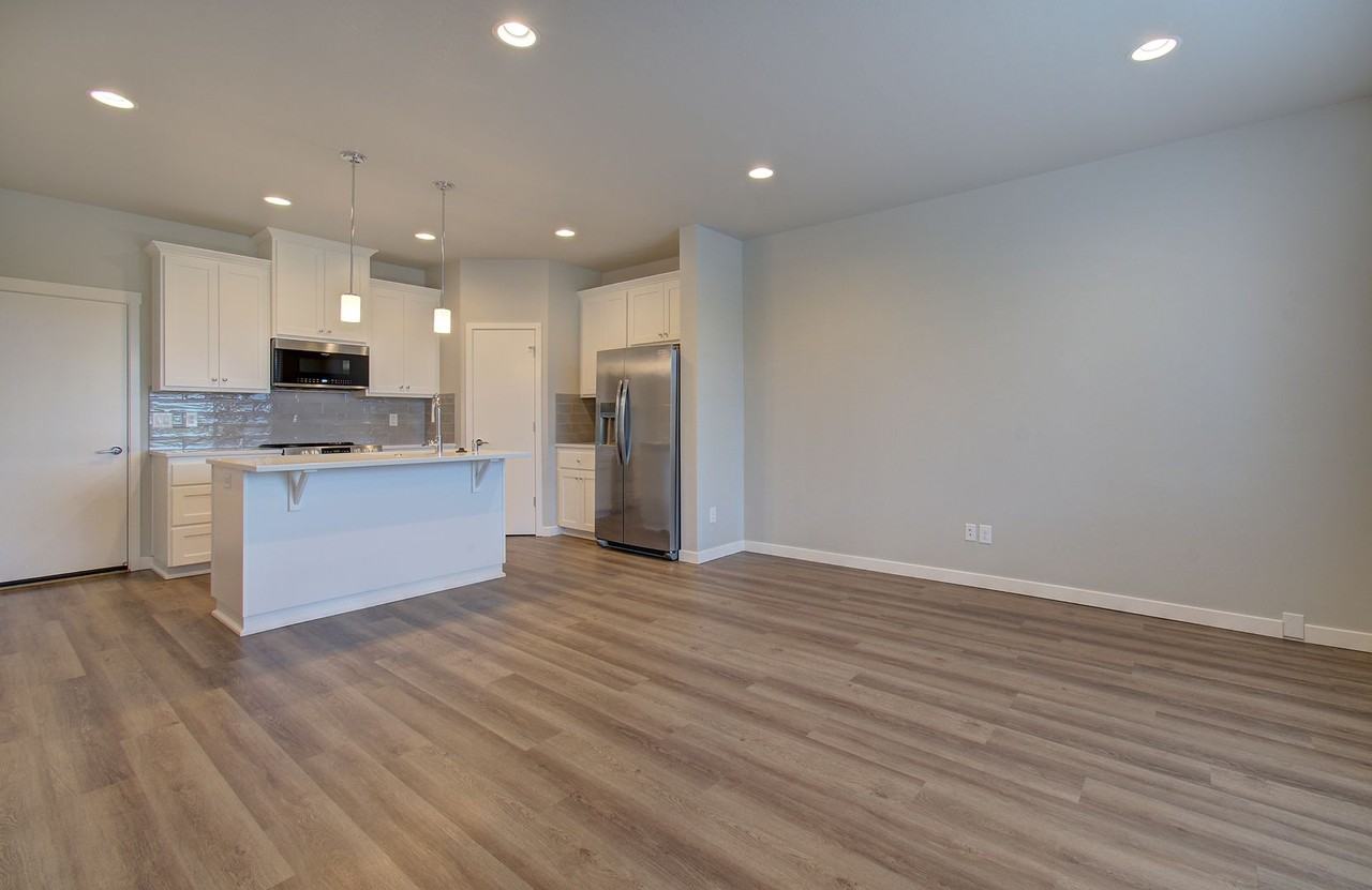 12029 Se 5th St - Photo 7 of 27