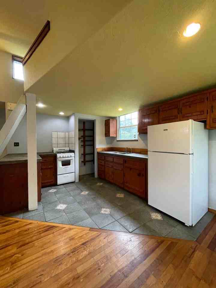 490 Redmond Rd - Photo 3 of 14