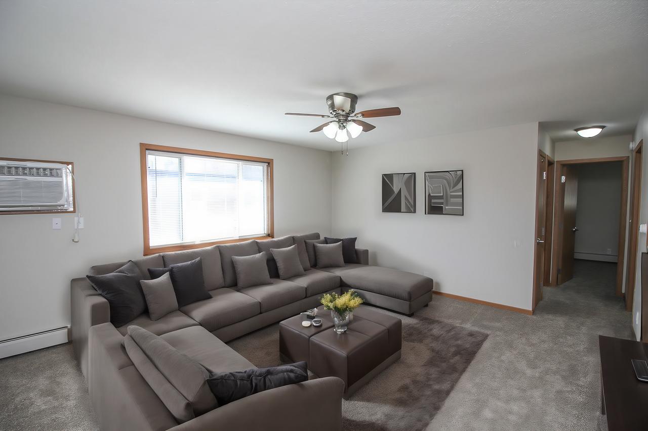 608 W Rice St - Photo 4 of 7
