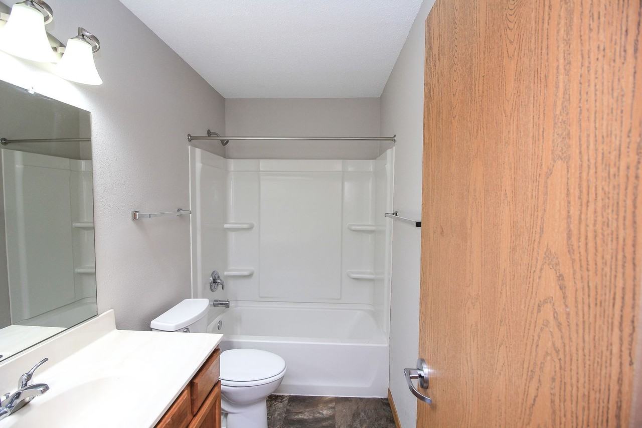608 W Rice St - Photo 7 of 7