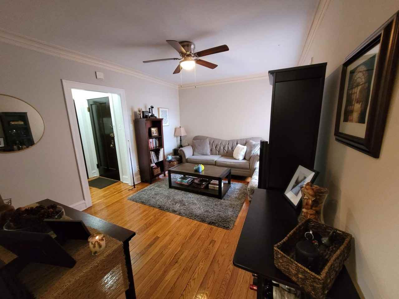 zEastwood 2257 - Photo 3 of 8