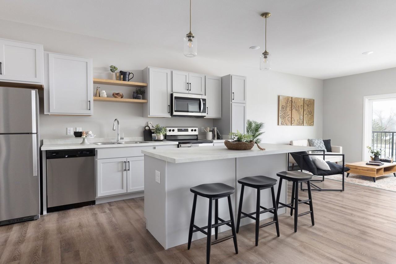 Compass II - Photo 2 of 50