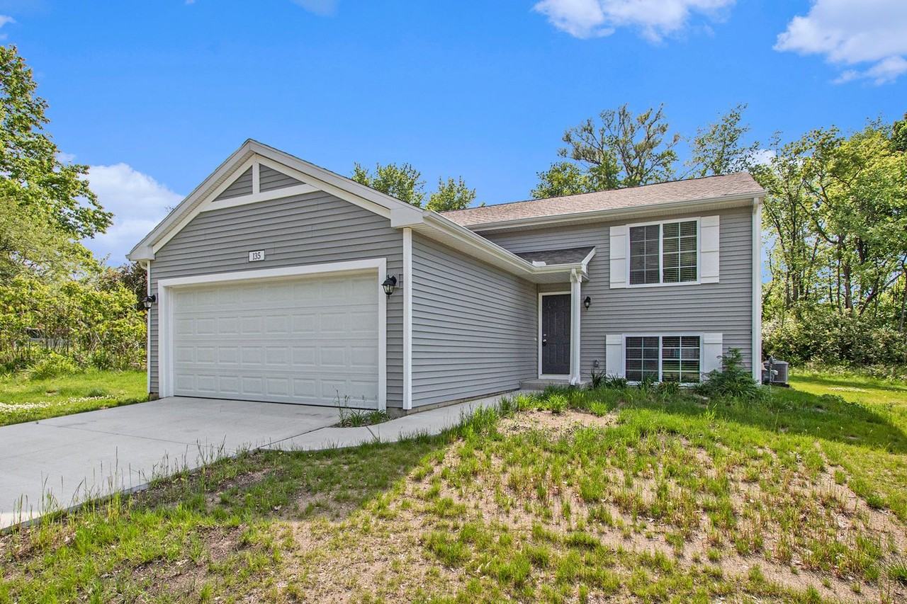 1730 Harper Grove Ln - Photo 2 of 23