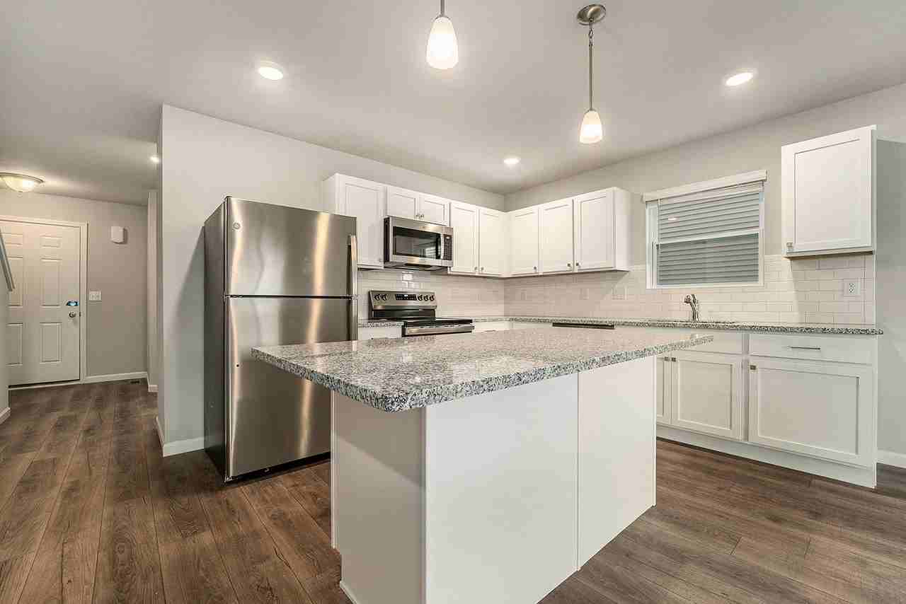 2319 Richardson Ct - Photo 3 of 29