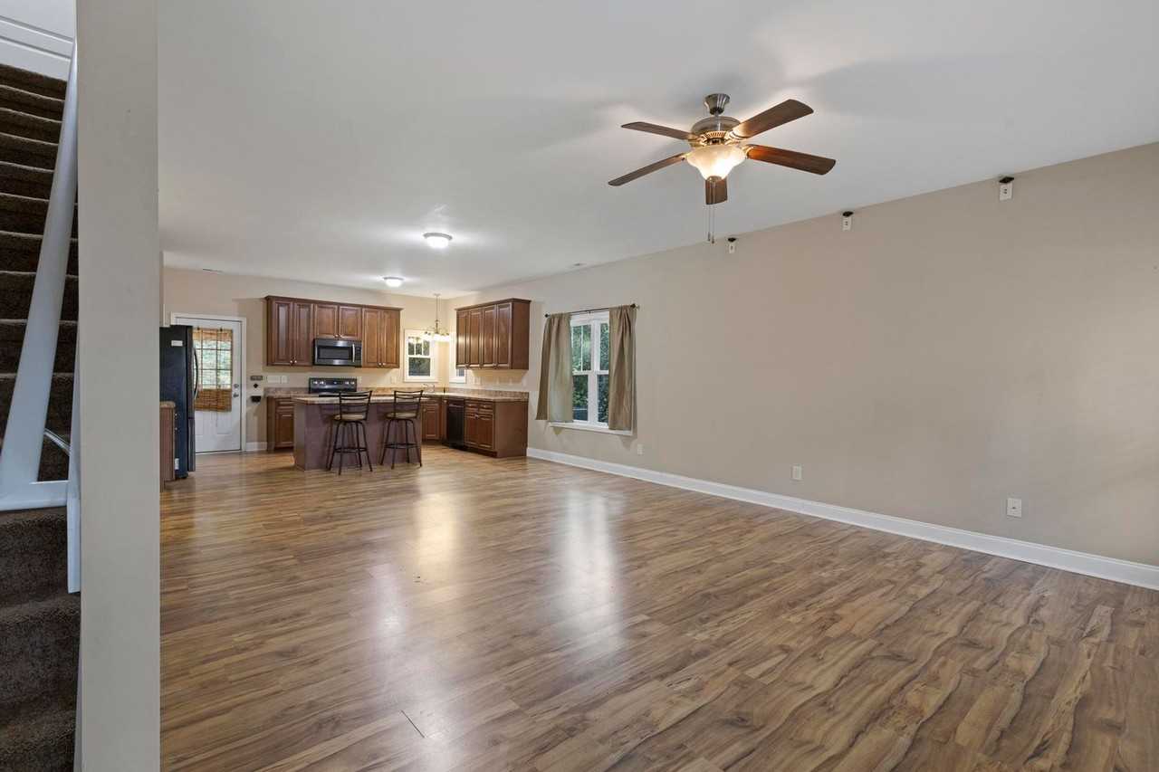 101 Chesney Dr - Photo 3 of 22