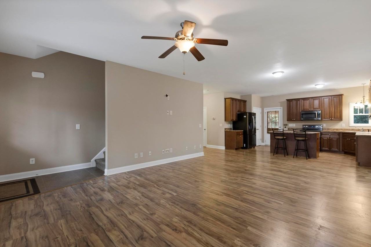 101 Chesney Dr - Photo 4 of 22