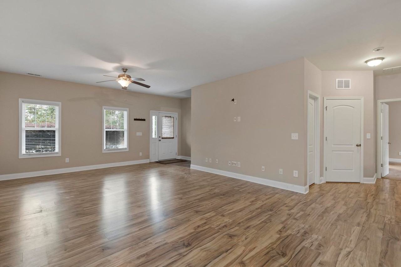 101 Chesney Dr - Photo 5 of 22