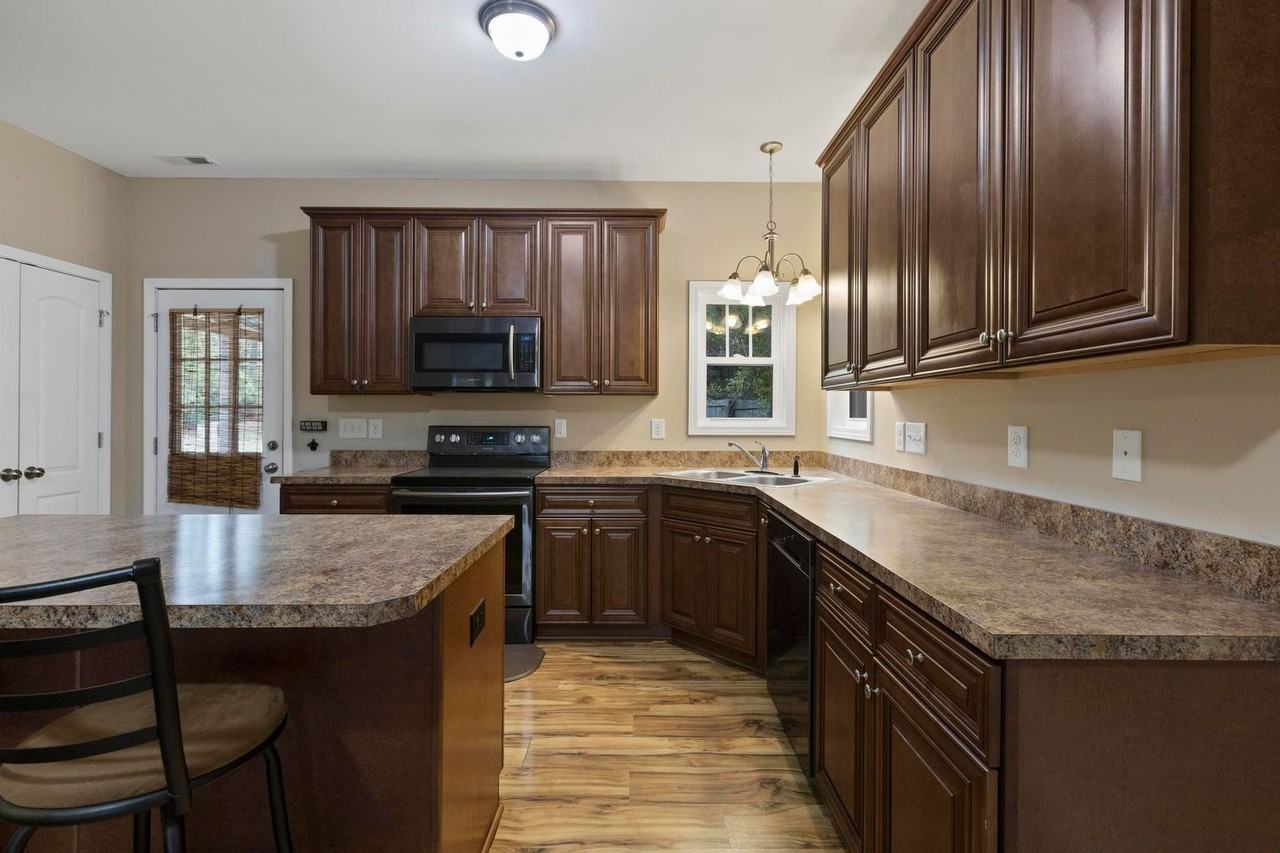 101 Chesney Dr - Photo 6 of 22