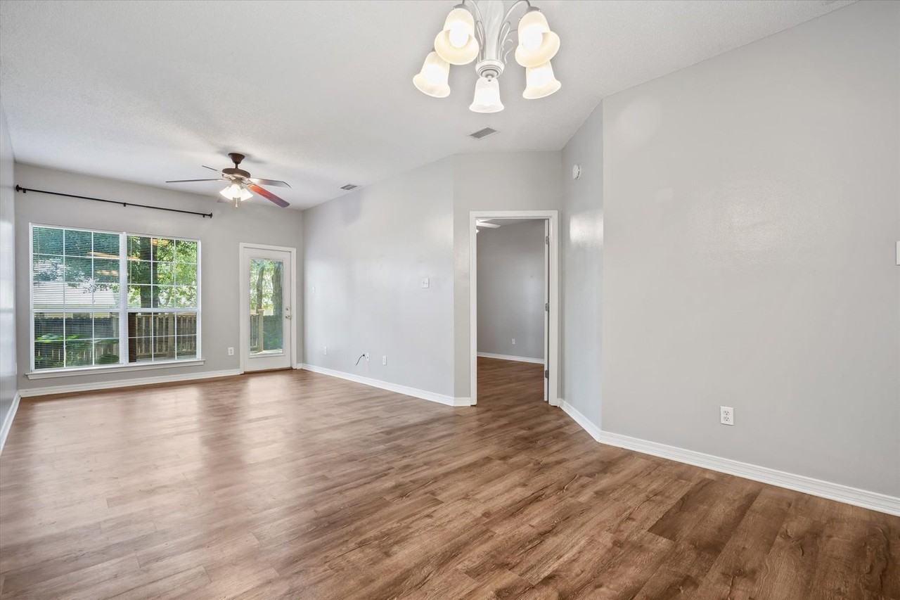 797 Willow Bridge Dr W - Photo 2 of 21