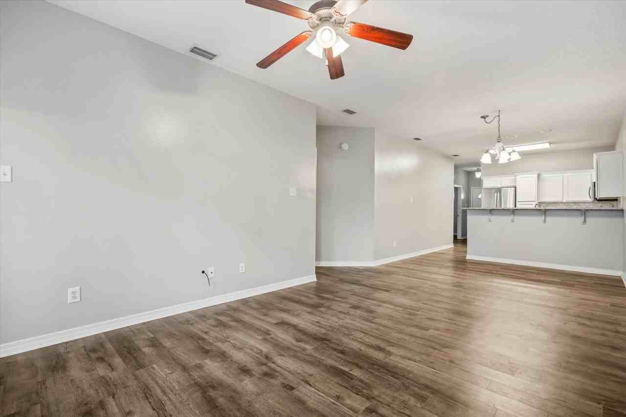 797 Willow Bridge Dr W - Photo 3 of 21