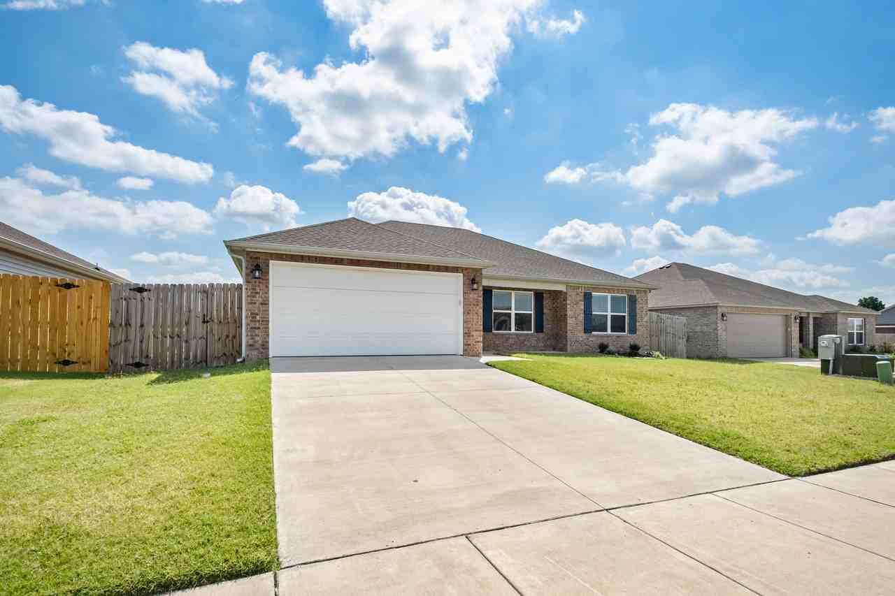 636 Woodcreek Loop - Photo 3 of 27