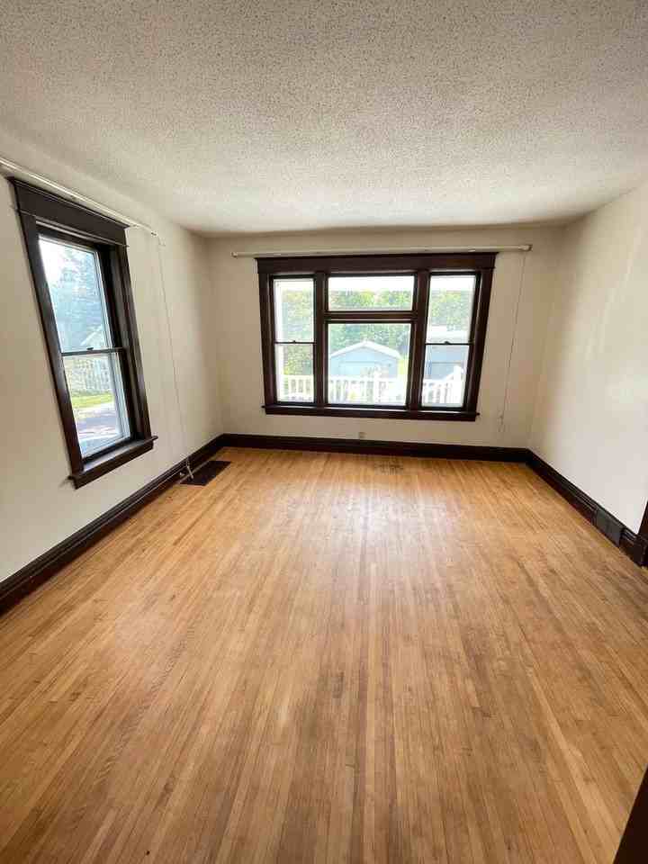 227 W Faribault St - Photo 5 of 27