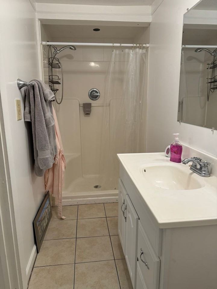 2202 1/2 Bisbee Ave - Photo 3 of 8