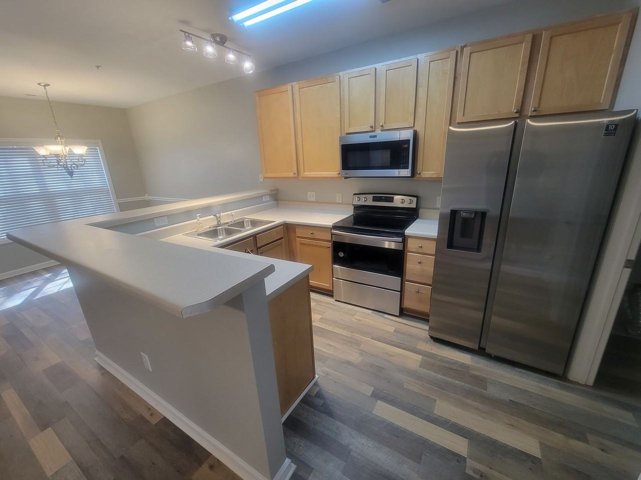 1013 Claret Ln - Photo 2 of 8